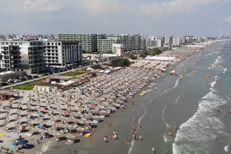 prikaz plaže u rumuiji iz drona